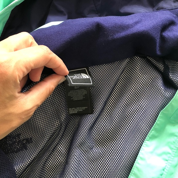 North face Jacket size small - Picture 3 of 3